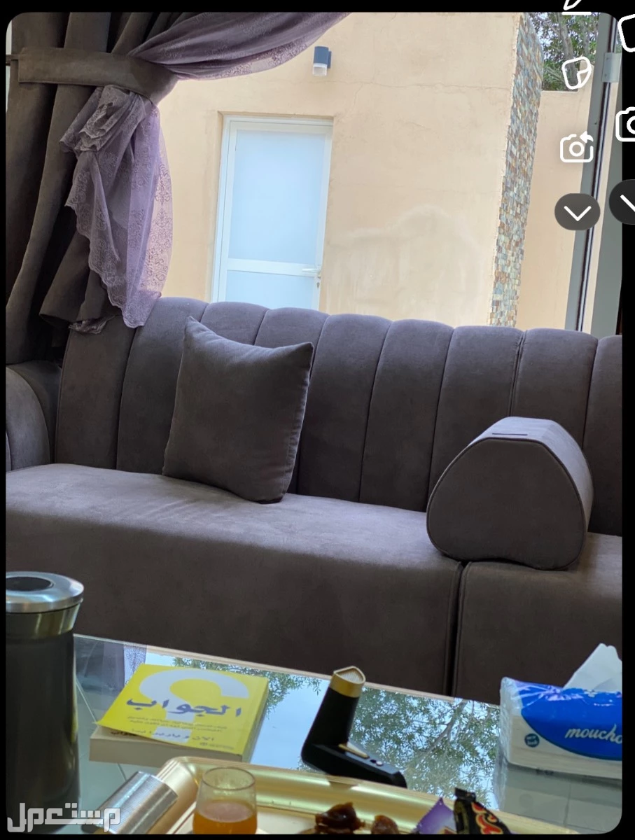 كنب +الستاير بحاله ممتازه جدااشبه جديد