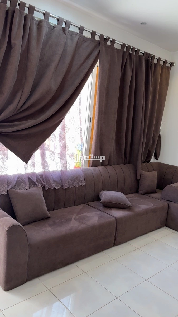 كنب +الستاير بحاله ممتازه جدااشبه جديد
