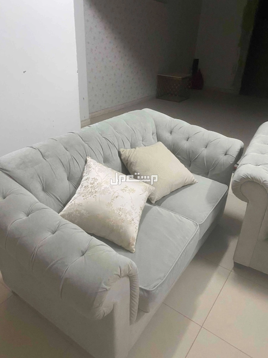 كنب عباره عن 4 قطع اخو الجدبد مع ملحقاته