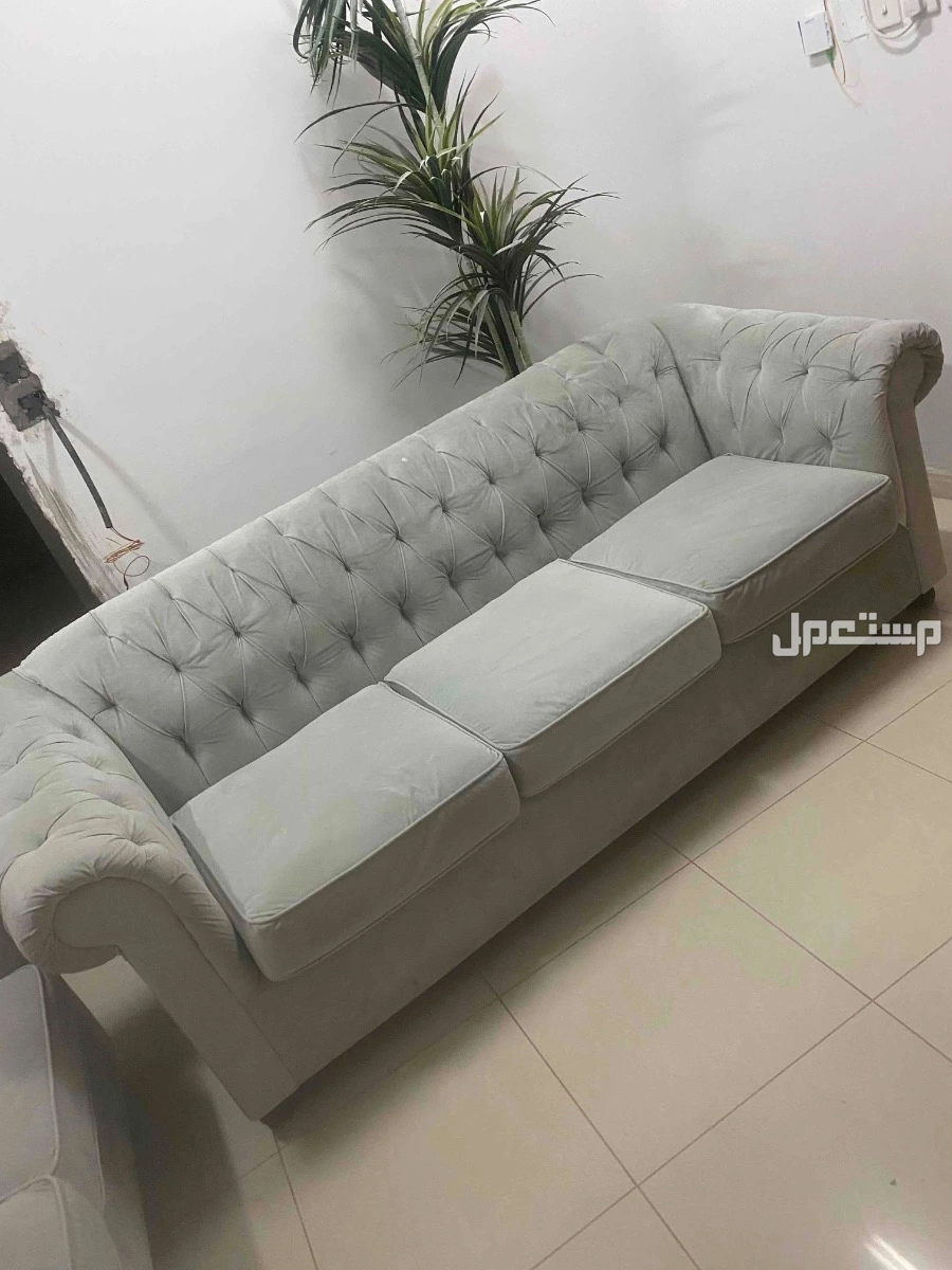 كنب عباره عن 4 قطع اخو الجدبد مع ملحقاته