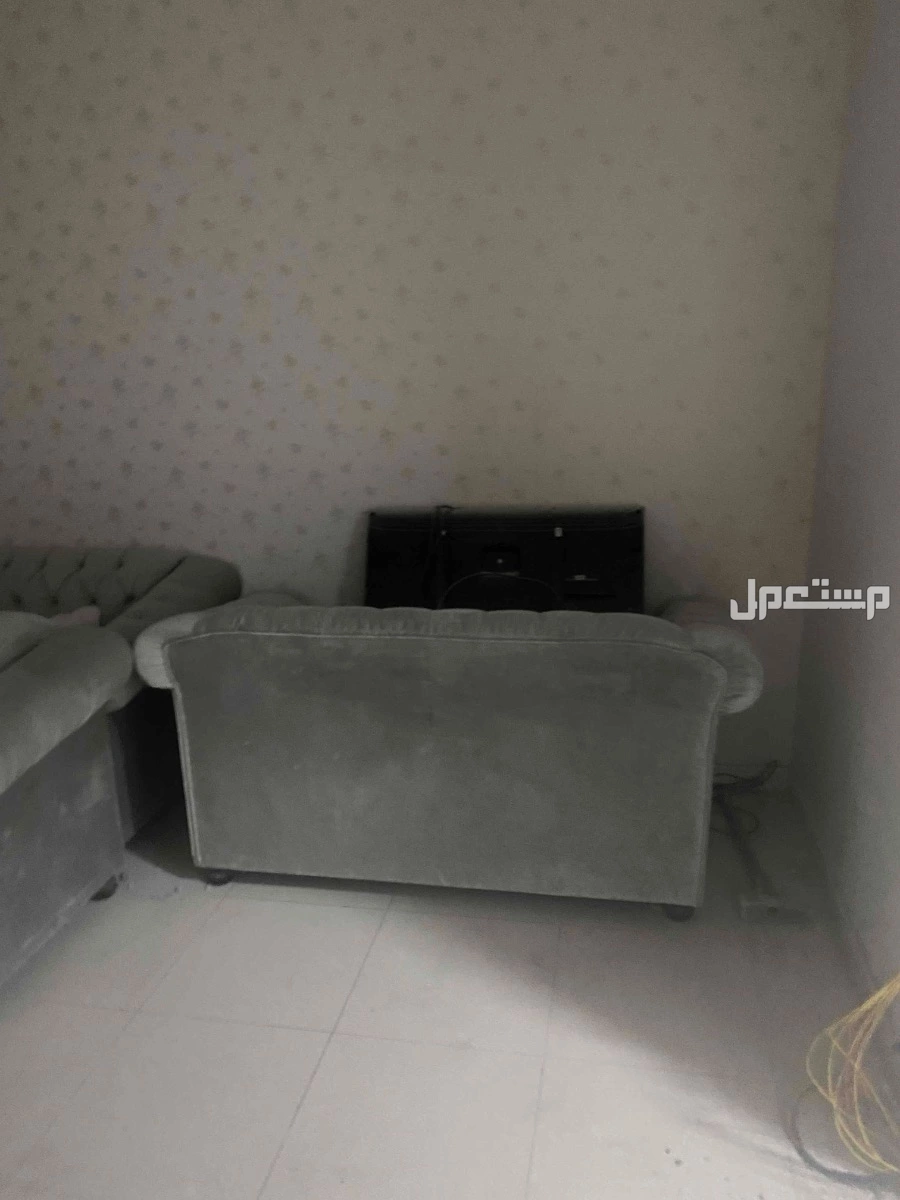 كنب عباره عن 4 قطع اخو الجدبد مع ملحقاته