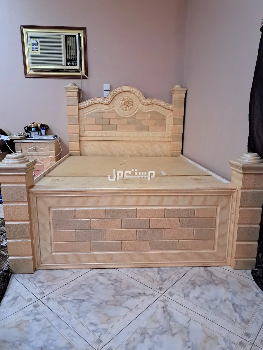 سرير مستعمل أبو نفرين خشب طبيعي و ذو متانه عالية لون بيج معتق في مكة المكرمة