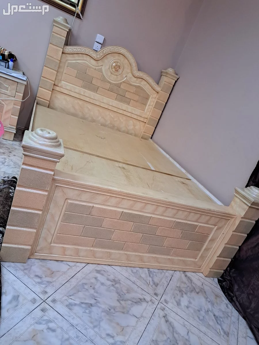 سرير مستعمل أبو نفرين خشب طبيعي و ذو متانه عالية لون بيج معتق في مكة المكرمة