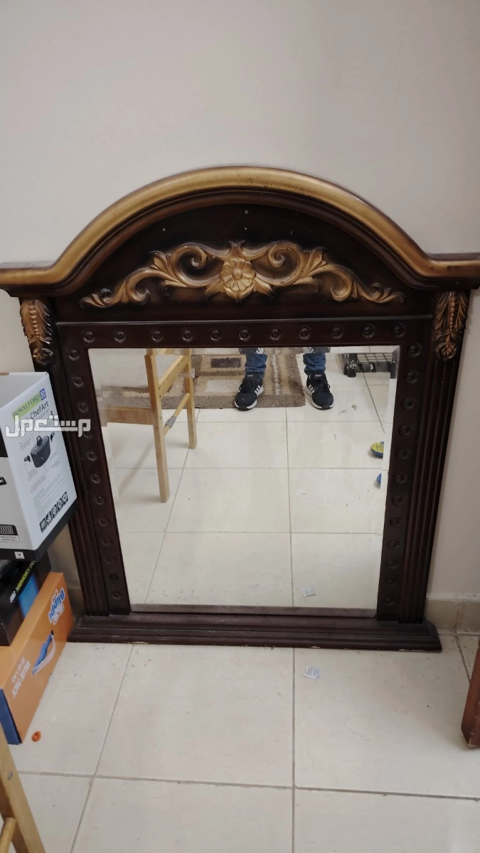 اثاث ومتفرقات للبيع  في جدة بسعر ألف ريال