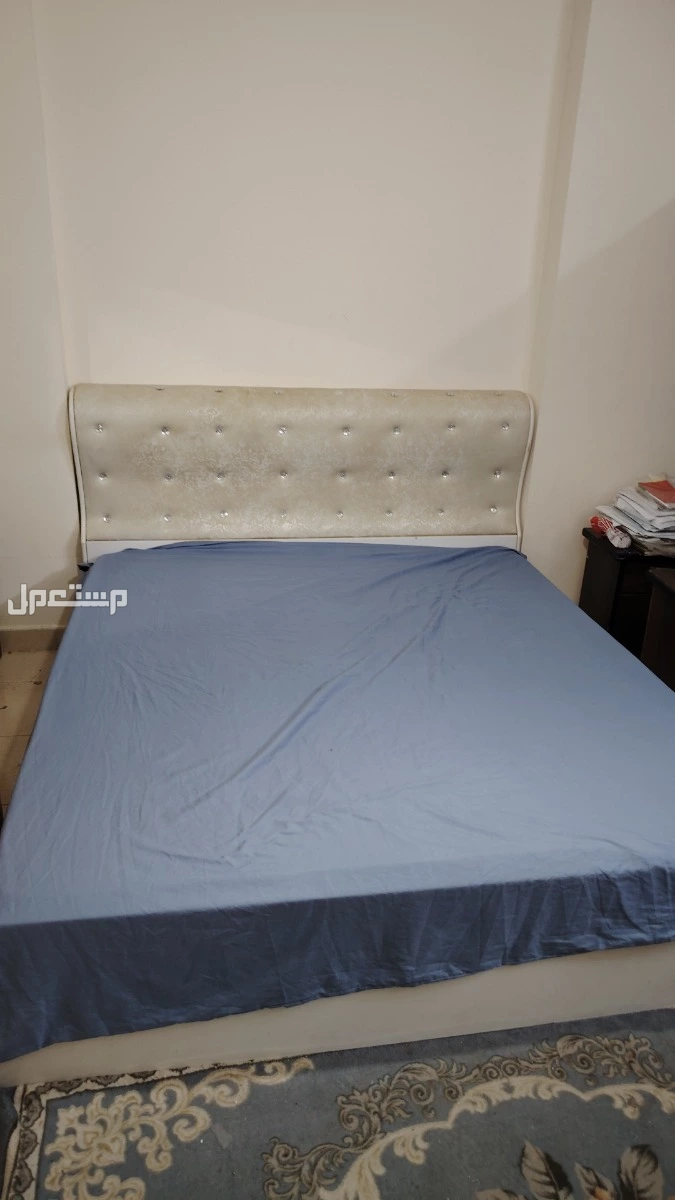 اثاث ومتفرقات للبيع  في جدة بسعر ألف ريال