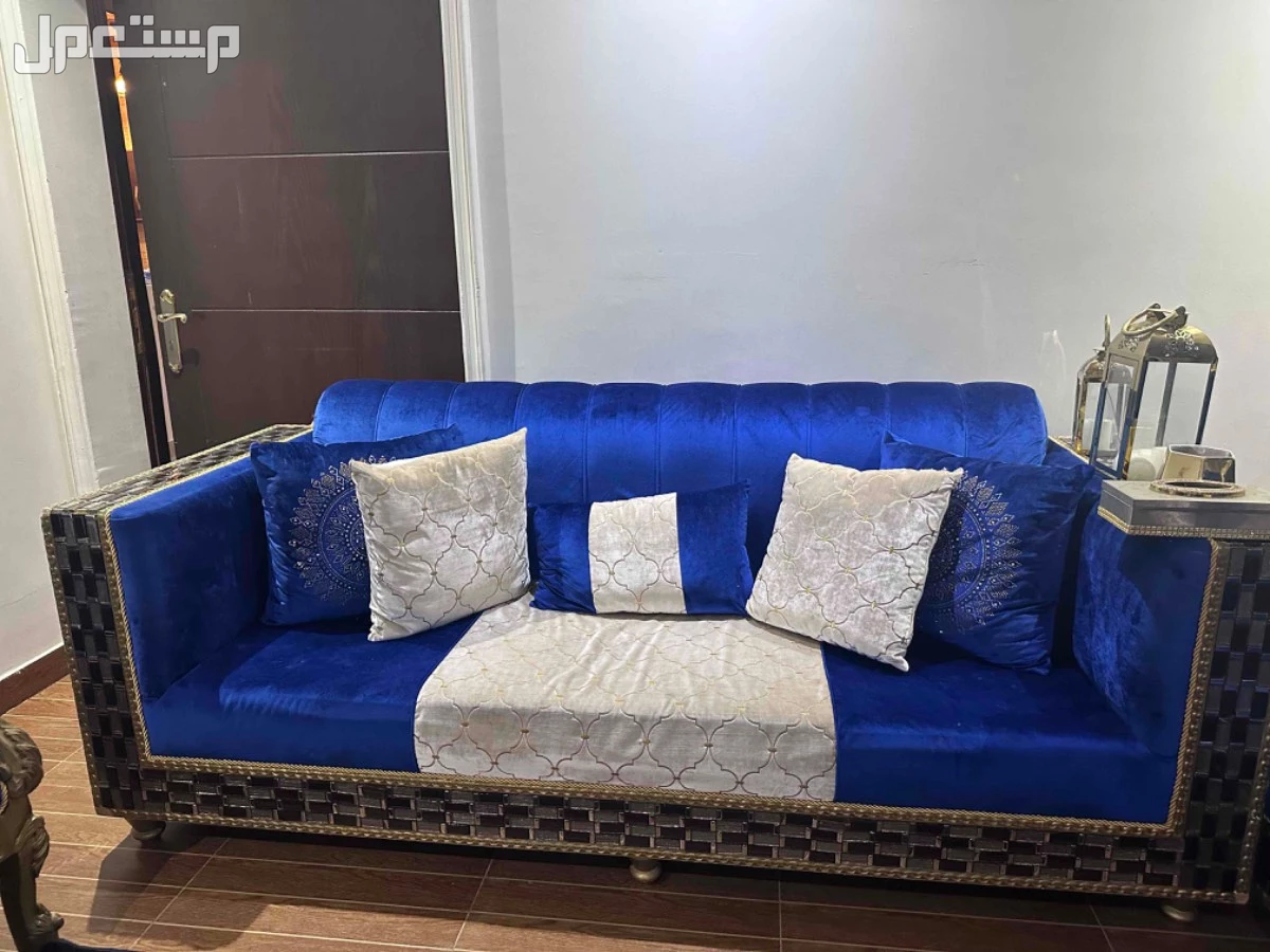 للبيع كنب مجلس فخم ب1300 في جدة بسعر 1300 ريال سعودي