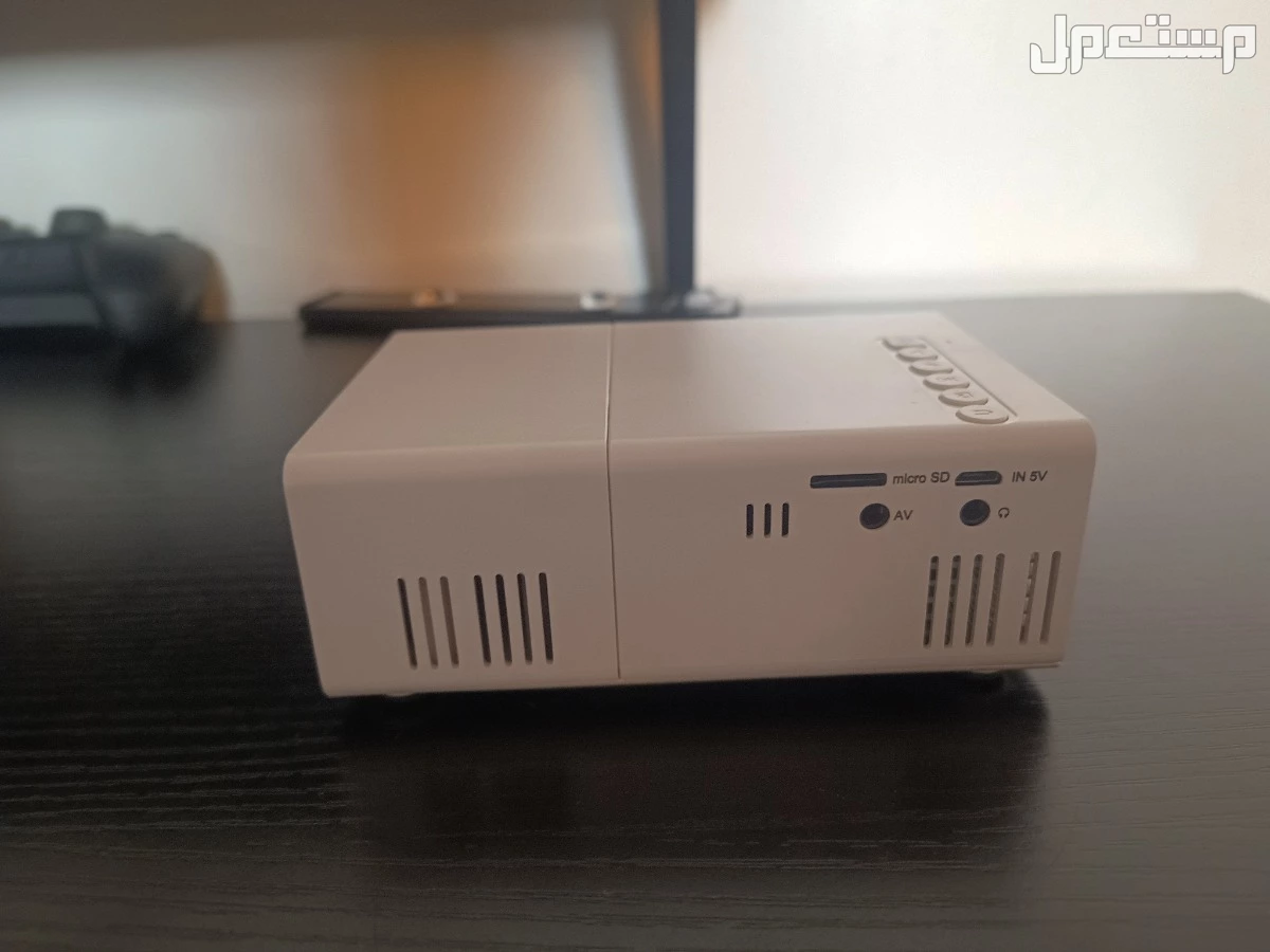 بروجكتر نضيف HD في تبوك بسعر 100 ريال سعودي