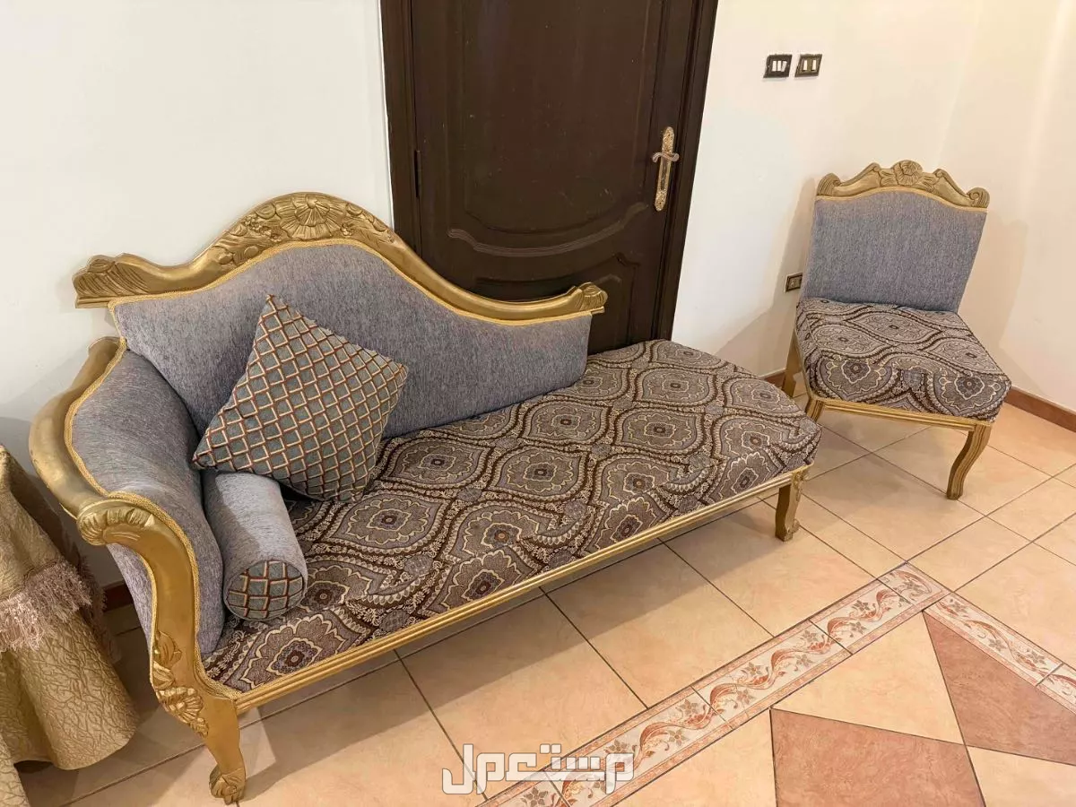 طقم كنب للبيع  في جدة بسعر 1300 ريال سعودي