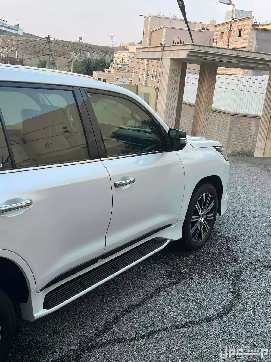 لكزس LX 2020 في جدة بسعر 300 ريال سعودي