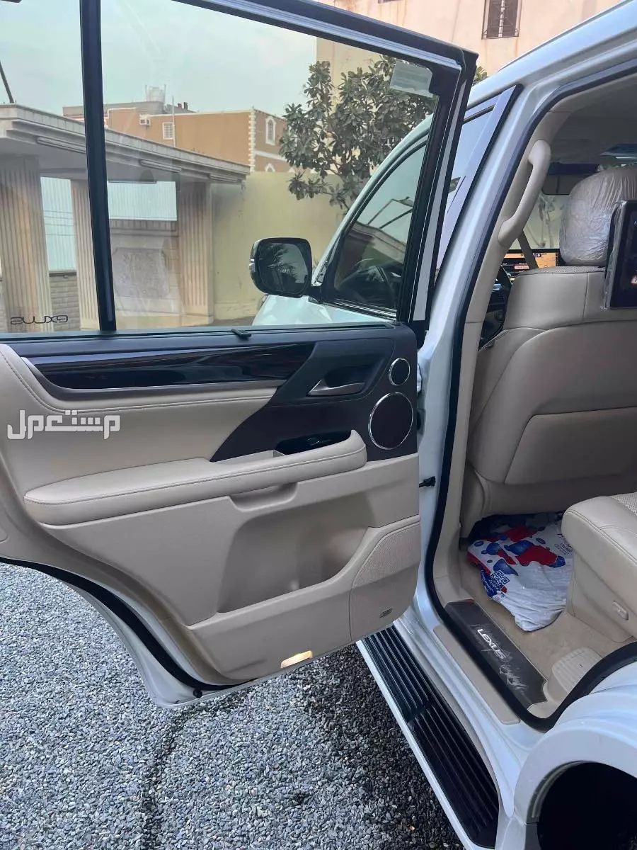 لكزس LX 2020 في جدة بسعر 300 ريال سعودي