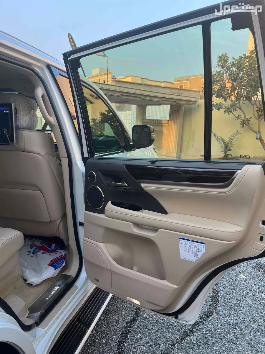 لكزس LX 2020 في جدة بسعر 300 ريال سعودي
