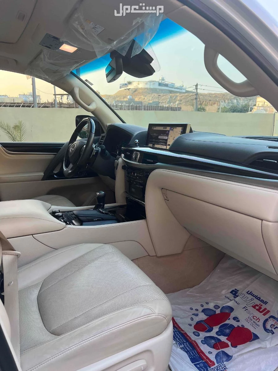 لكزس LX 2020 في جدة بسعر 300 ريال سعودي