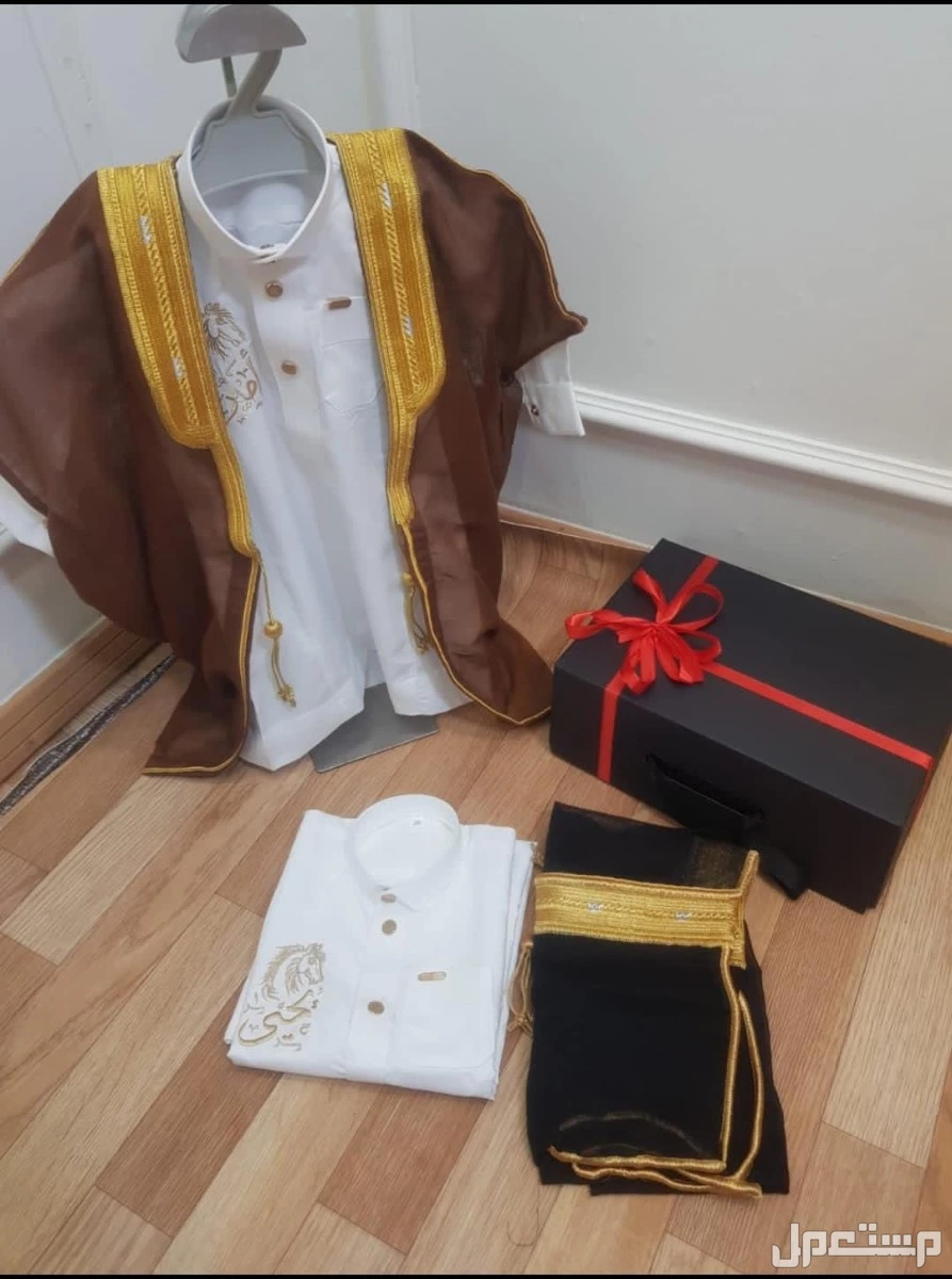 اطقم ولاديه  للعيد  ثوب سعودي خامه جدا فخمه يوجد لدينا توصيل لجميع مدن المملكه العربيه السعوديه 🇸🇦