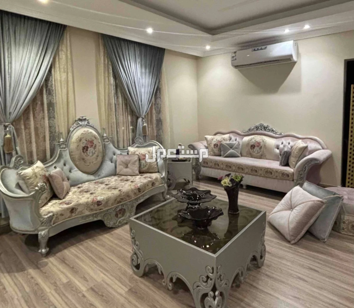 مجلس كنب كامل في جدة بسعر 3500 ريال سعودي