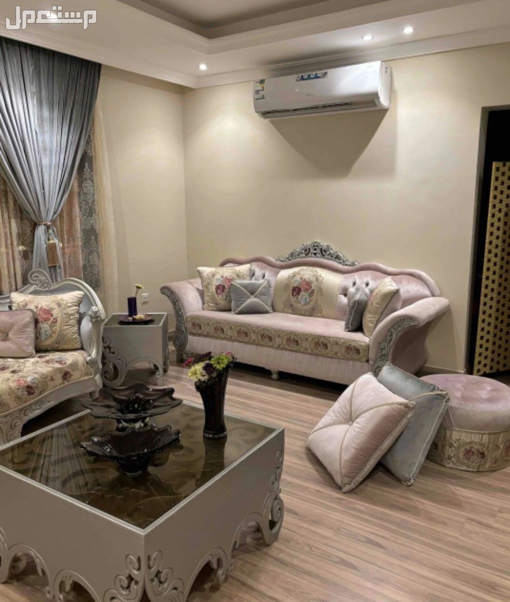 مجلس كنب كامل في جدة بسعر 3500 ريال سعودي
