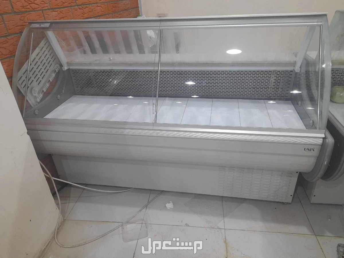 ثلاجات اجبان لللبيع شبه جديدة في حي المنصورة