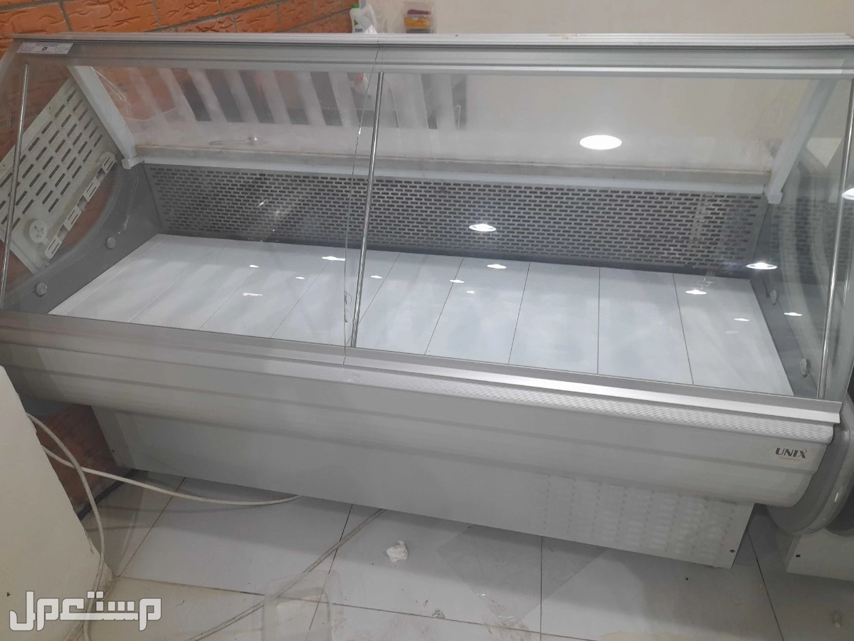 ثلاجات اجبان لللبيع شبه جديدة في حي المنصورة