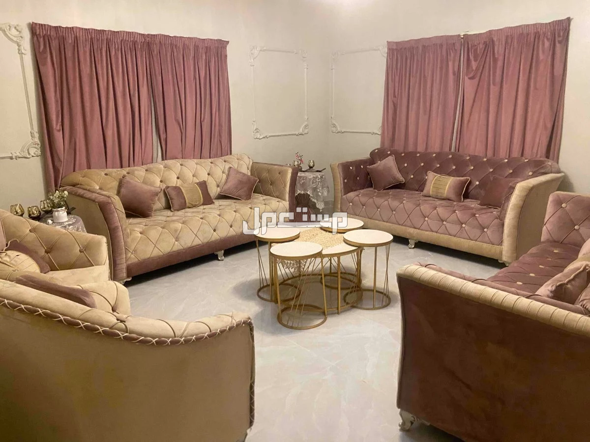 كنب استخدام خفيف مع طاولاته 2000
