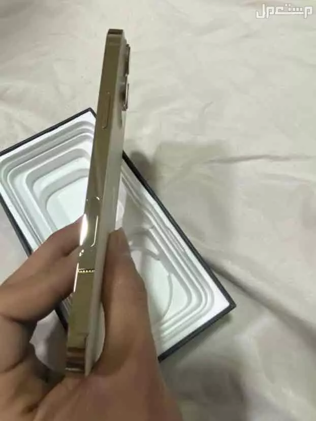 ‏iPhone 13 Pro ماكس للبيع جديد كرت كرت نظيف ما في مخوش أبدا متى 256جيجا بطارية 87%  في الرياض بسعر ألفين ريال سعودي