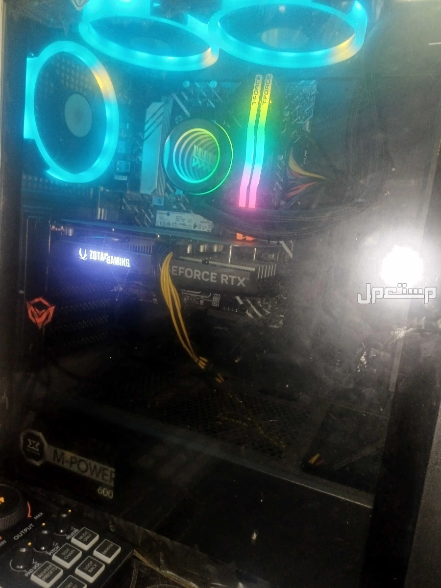 كمبيوتر قيمنق وشاشه و مكسر ومايك