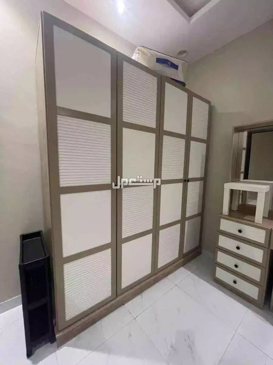 غرفة نوم + آلة قهوه هديه بسعر 1500 ريال سعودي الدولاب