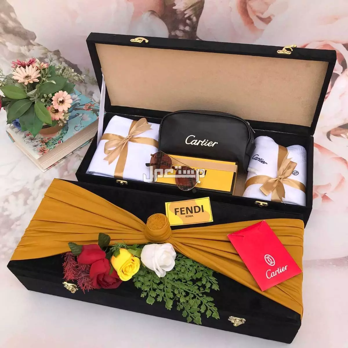السعر 320ريال سعودي فقط🌹*﮼فخااااااااااااااااااااااااااااااااااااااامة😍* ❤️❤️❤️❤️ *﮼طقم رجالي مكون من *  *قماش كارتير صيفي * الصناعة كوري الخامه جدًا ممتازه  المقياس 3.5 في عرضين متوفر ابيض