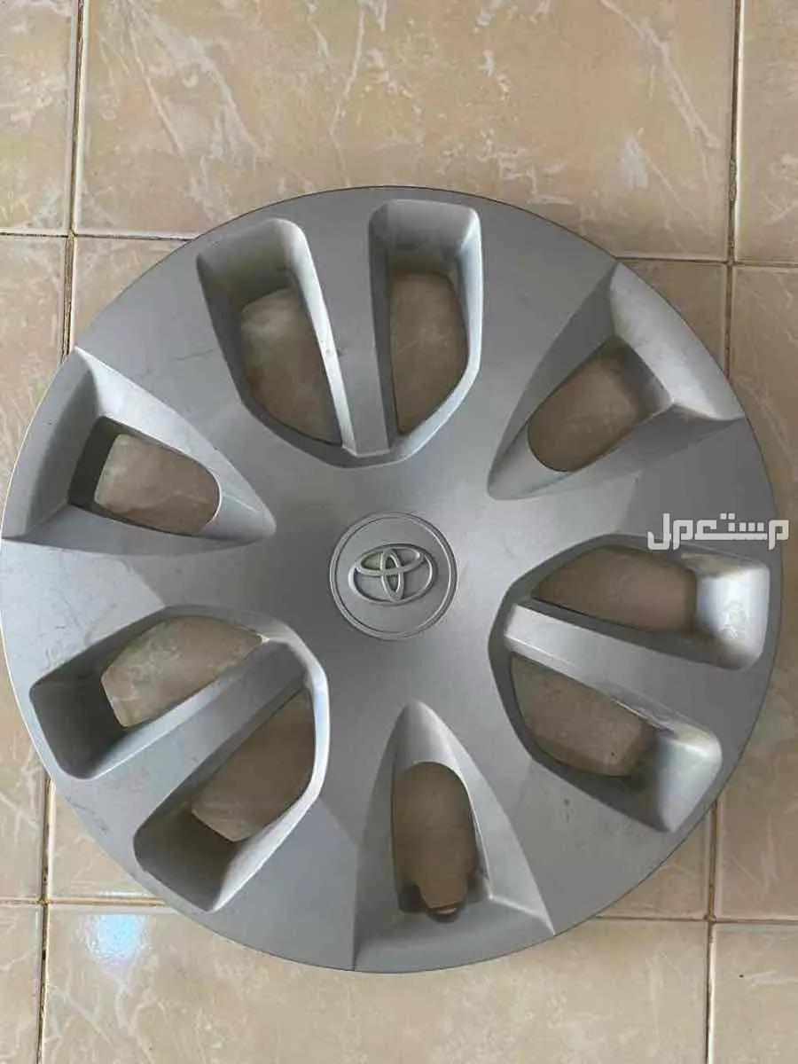 للبيع طيس هايلوكس 2016 ستاندر بسعر 200