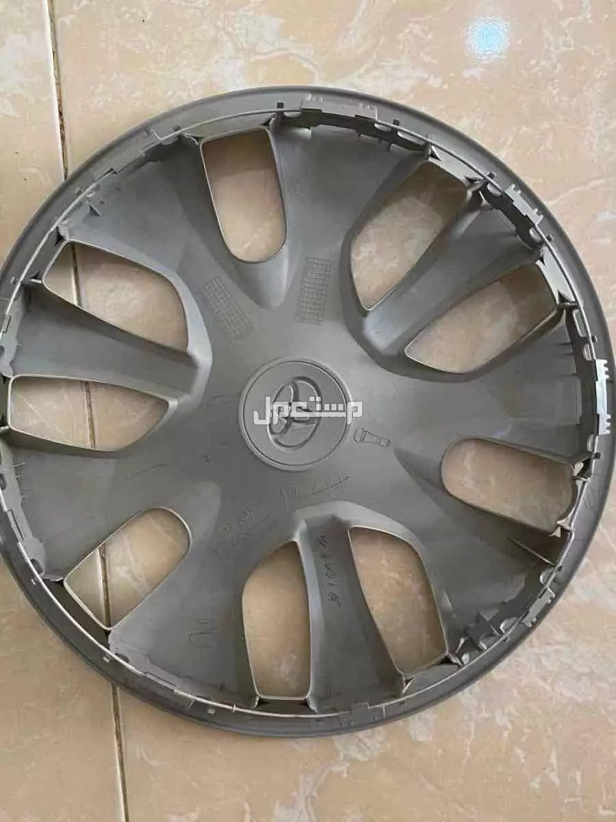 للبيع طيس هايلوكس 2016 ستاندر بسعر 200