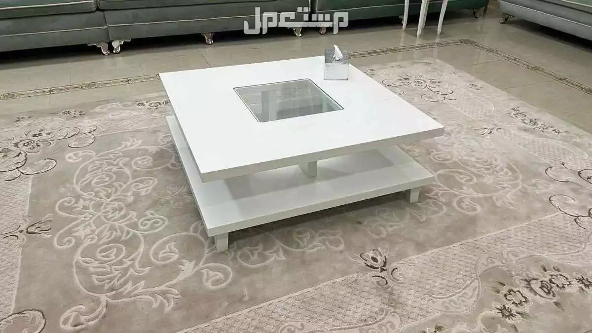 كنب مستعمل بحالة ممتازة يكفي 30 شخص