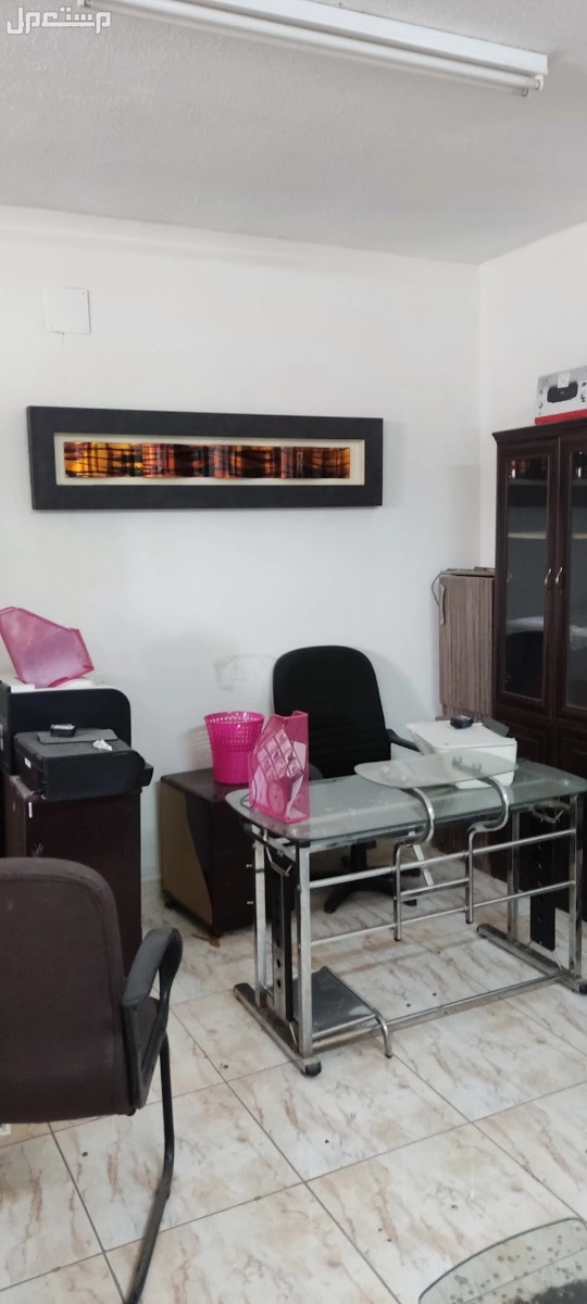اللبيع اثاث مكانب كامل في الرياض بسعر 5 آلاف ريال سعودي