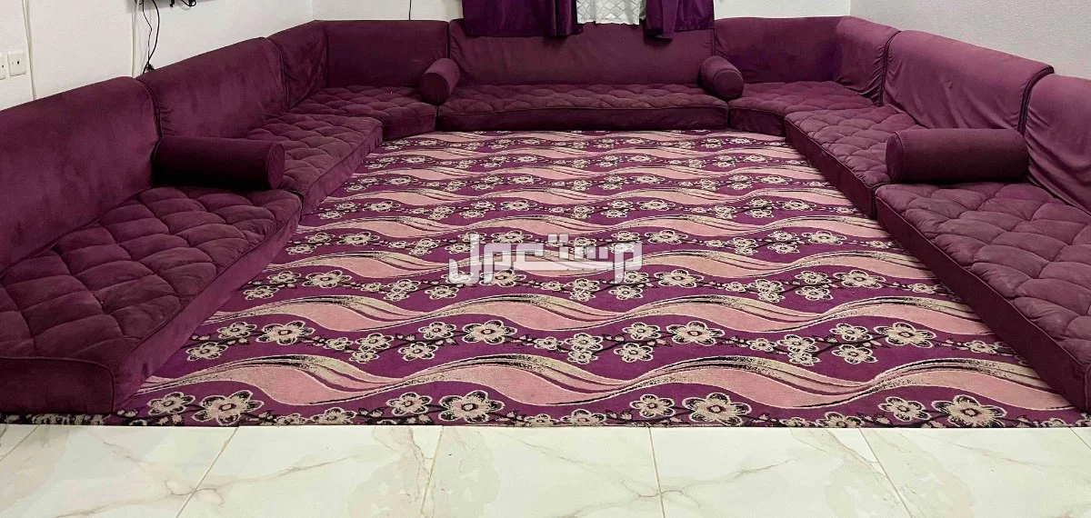 للبيع كنب جلسة كامله حالته جديد  في عفيف