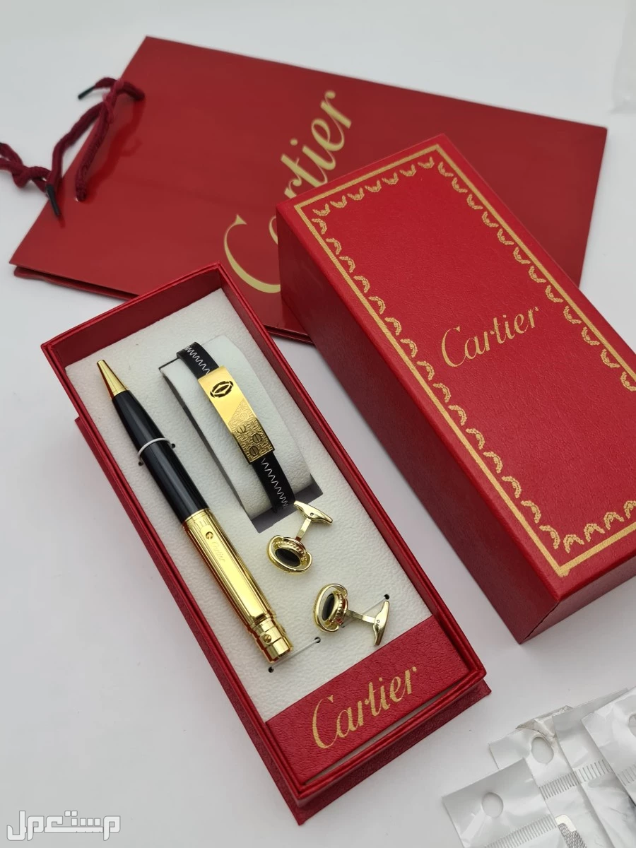 عرض__ خاص   طقم رجالي..   جديد من كاريتر..  اسواره مع قلم وكبك..  مع جميع ملحقات الماركه..   **السعر150ريال..