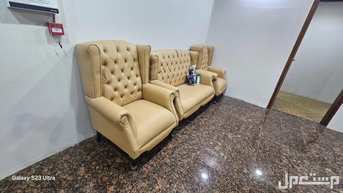 أثاث كنب مع فرش وكراسي مكتبية في جدة بسعر 2800