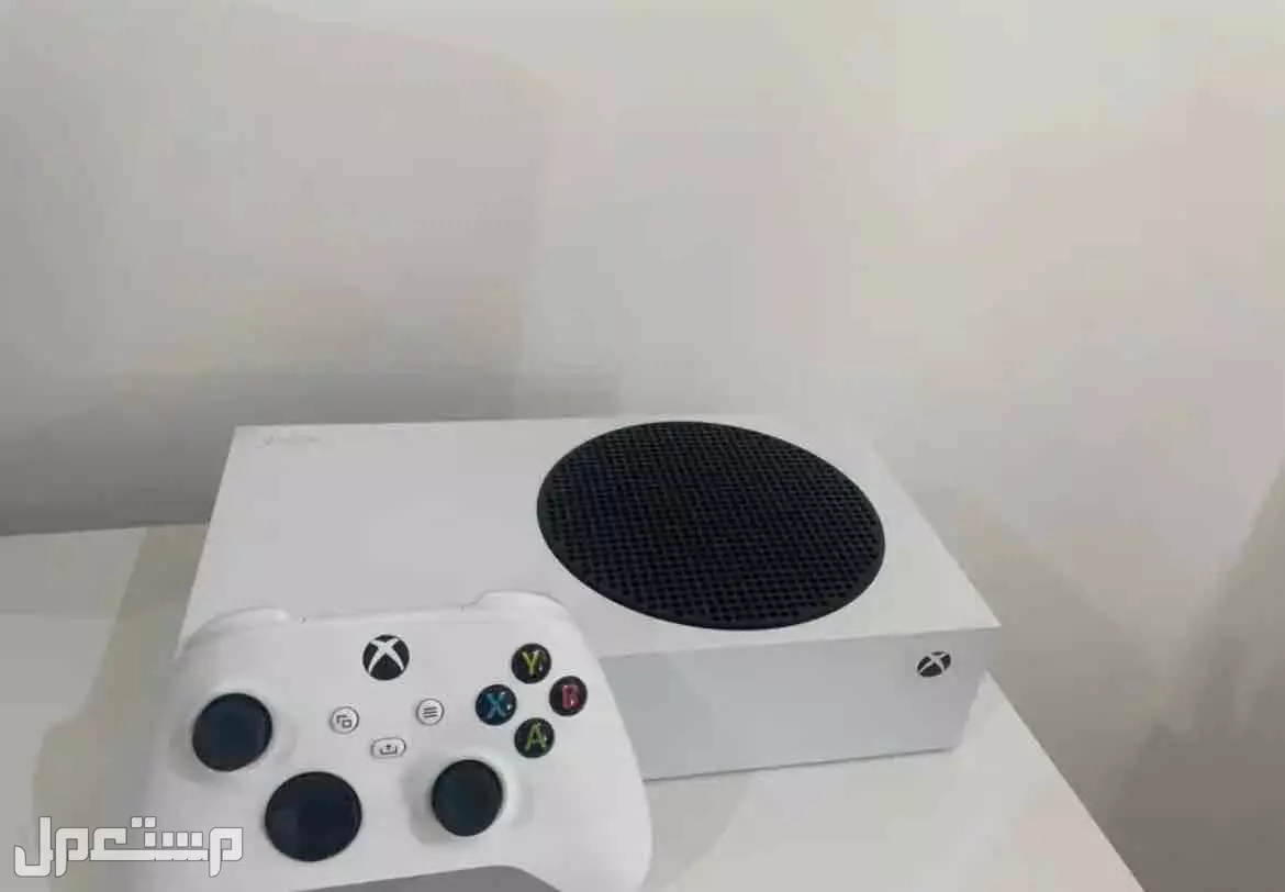 اكس بوكس سيريس اس نظيف جدا في الرياض بسعر 700 ريال