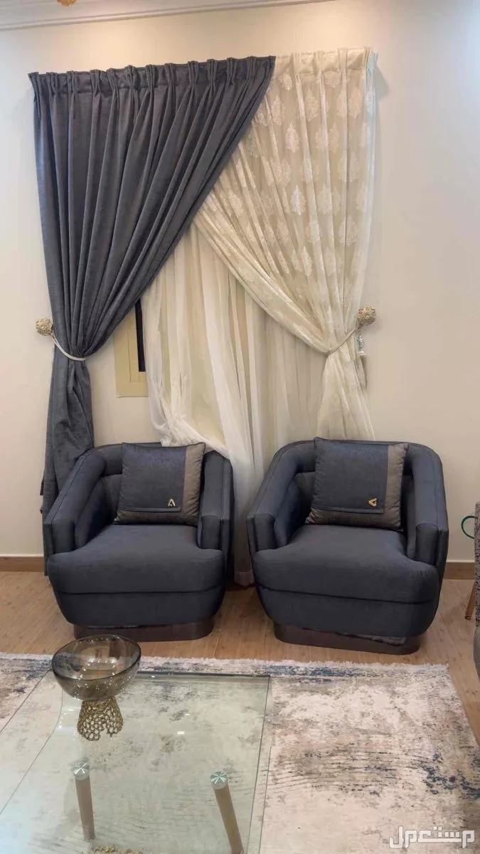 كنب طاولات مفرشه  في ينبع البحر بسعر 12 ألف ريال سعودي