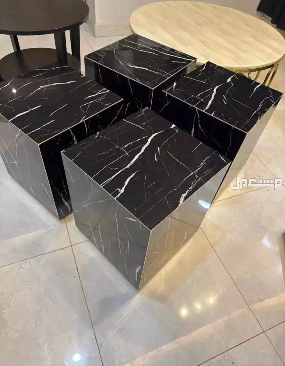 6 طاولات في الرياض بسعر 250 ريال سعودي