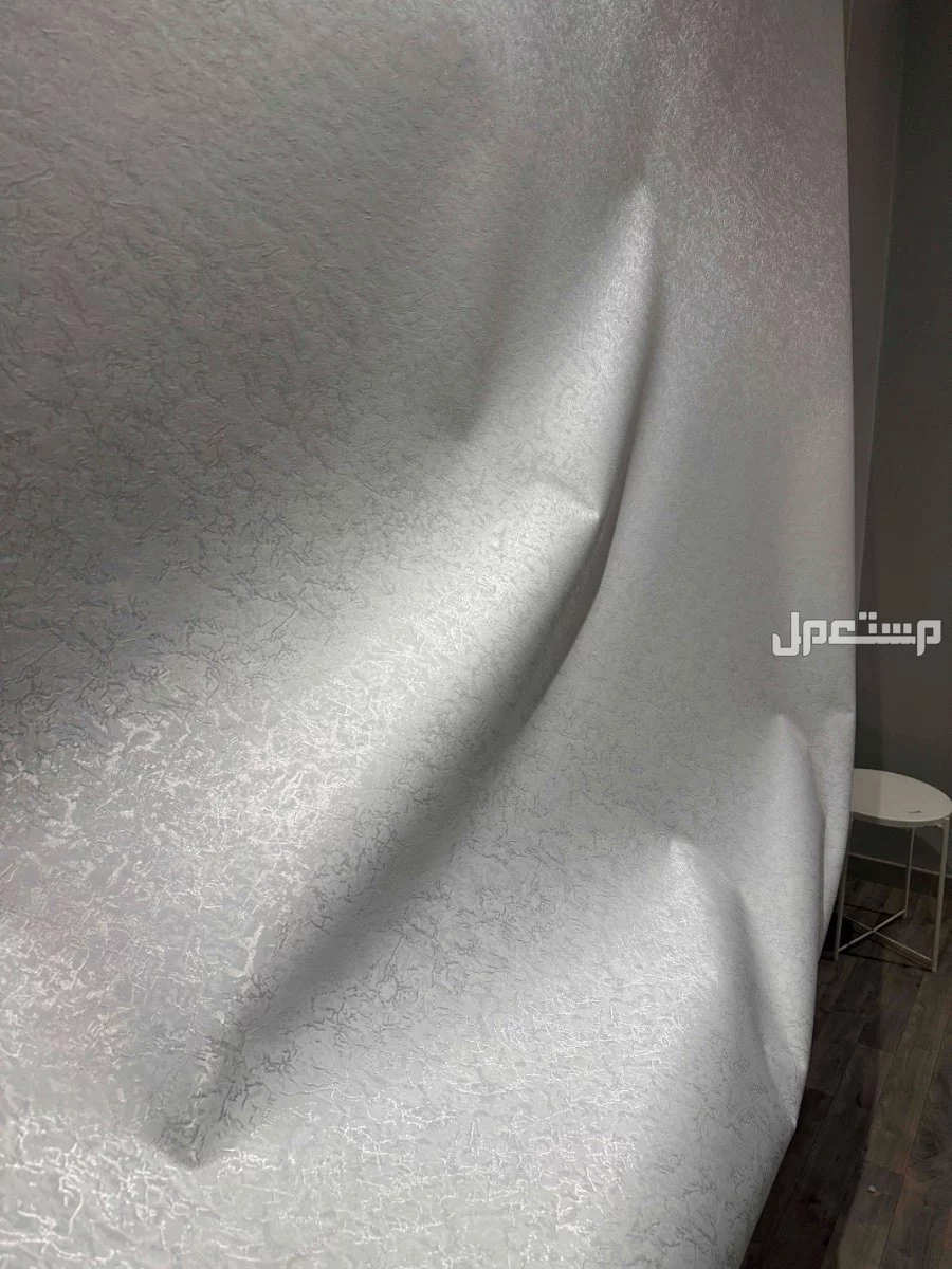 سرير ومرتبه نظيفة جداً وستارة في الرياض بسعر 250 ريال سعودي