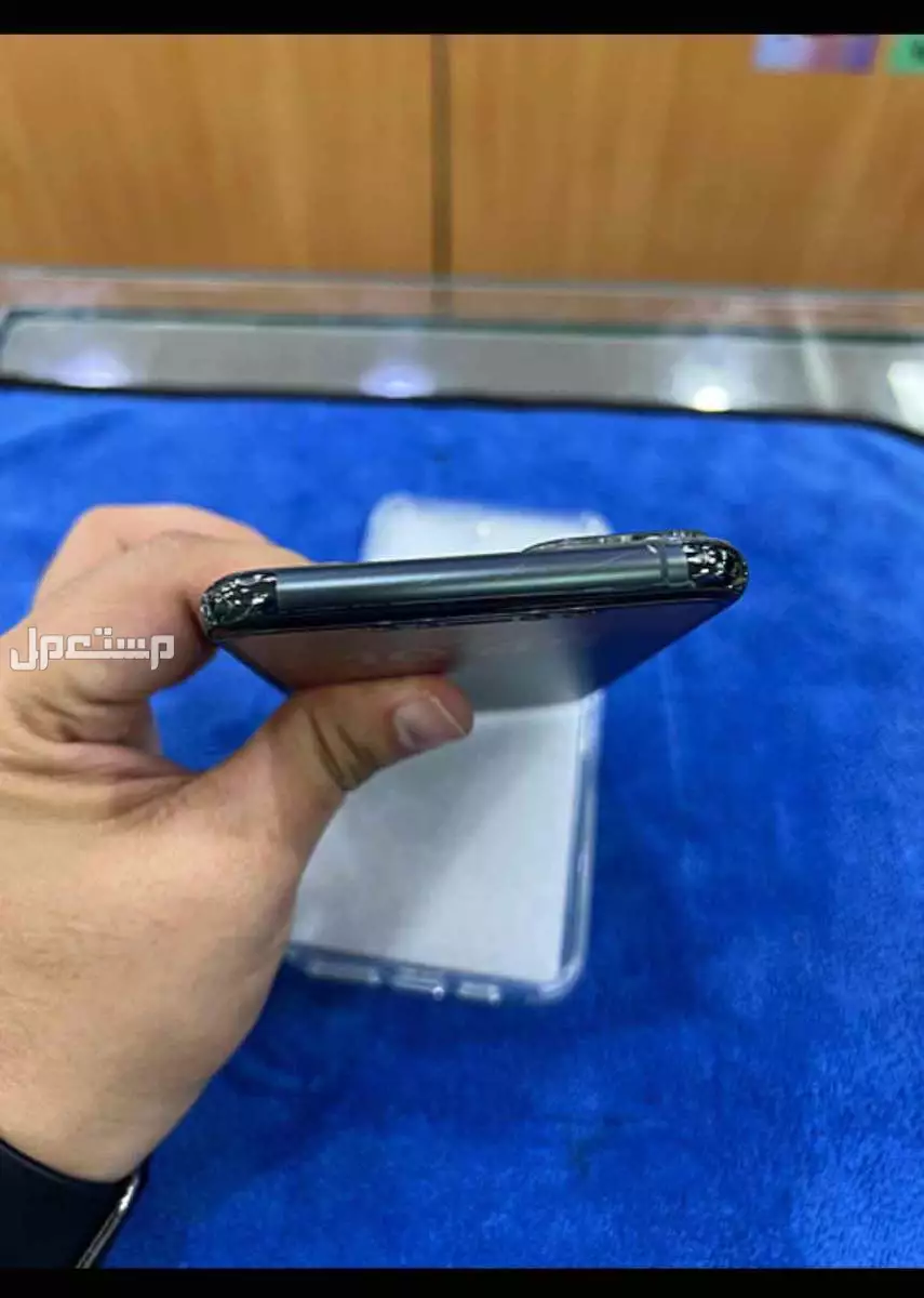 ايفون 11 برو ماكس البيع مستعجل