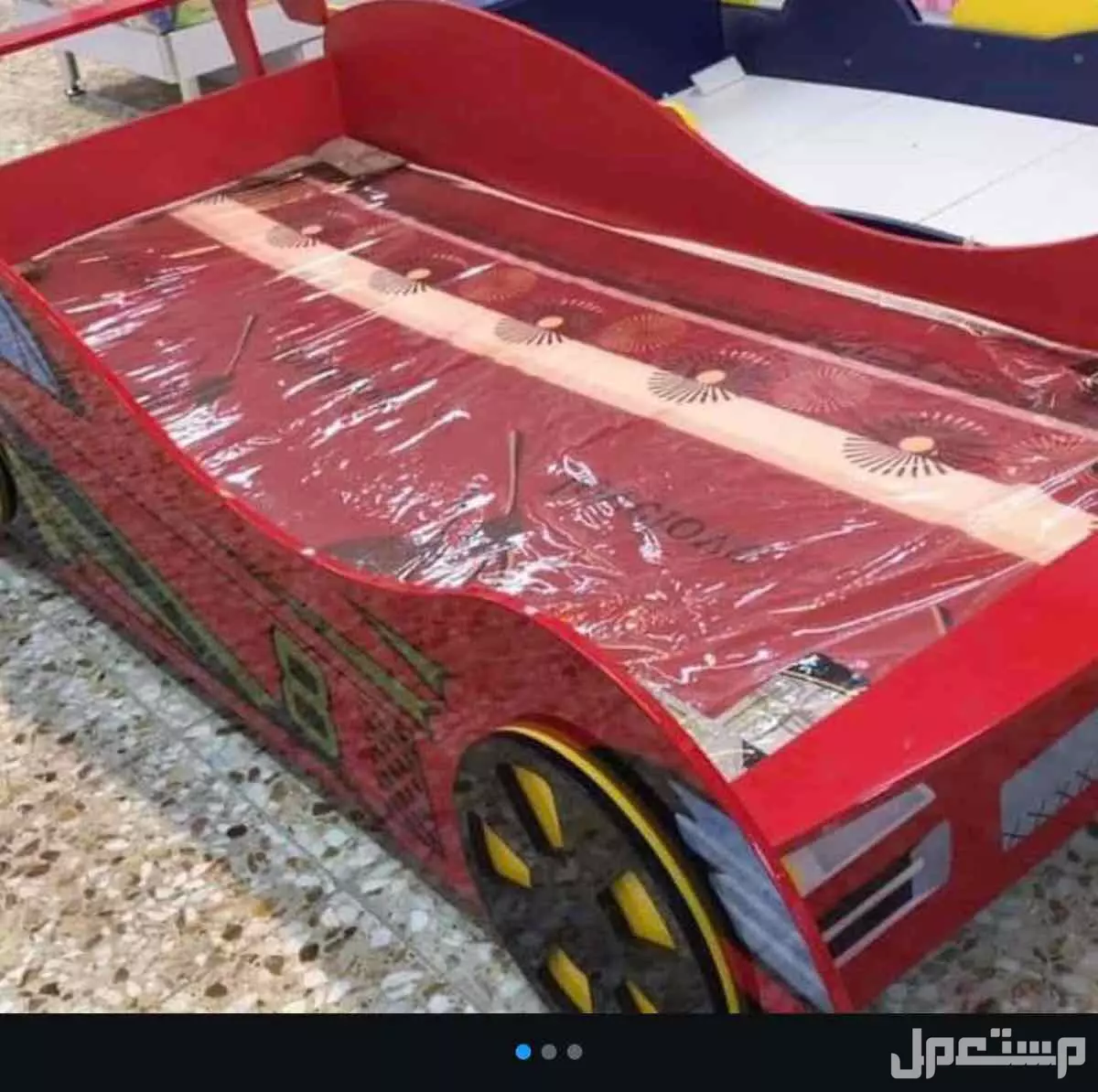 سرير اطفال شكل سيارة ( جديد ) new bed car shaped