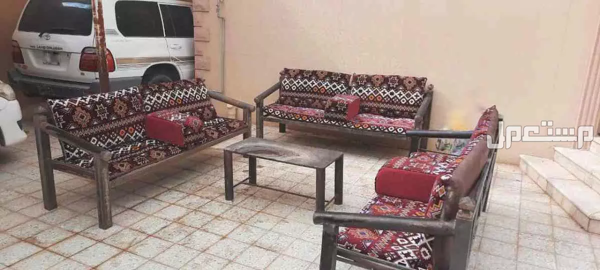 أثاث خارجي شعبي في عنيزة بسعر 700 ريال سعودي