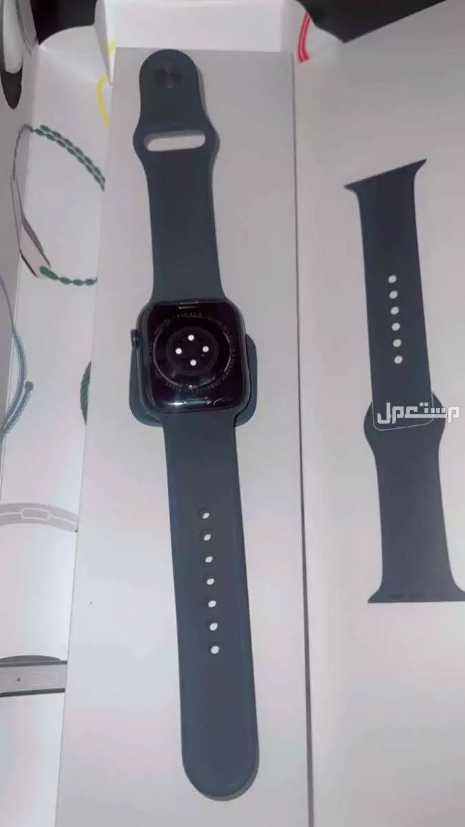 ساعة ابل الجيل الثامن  في الرياض