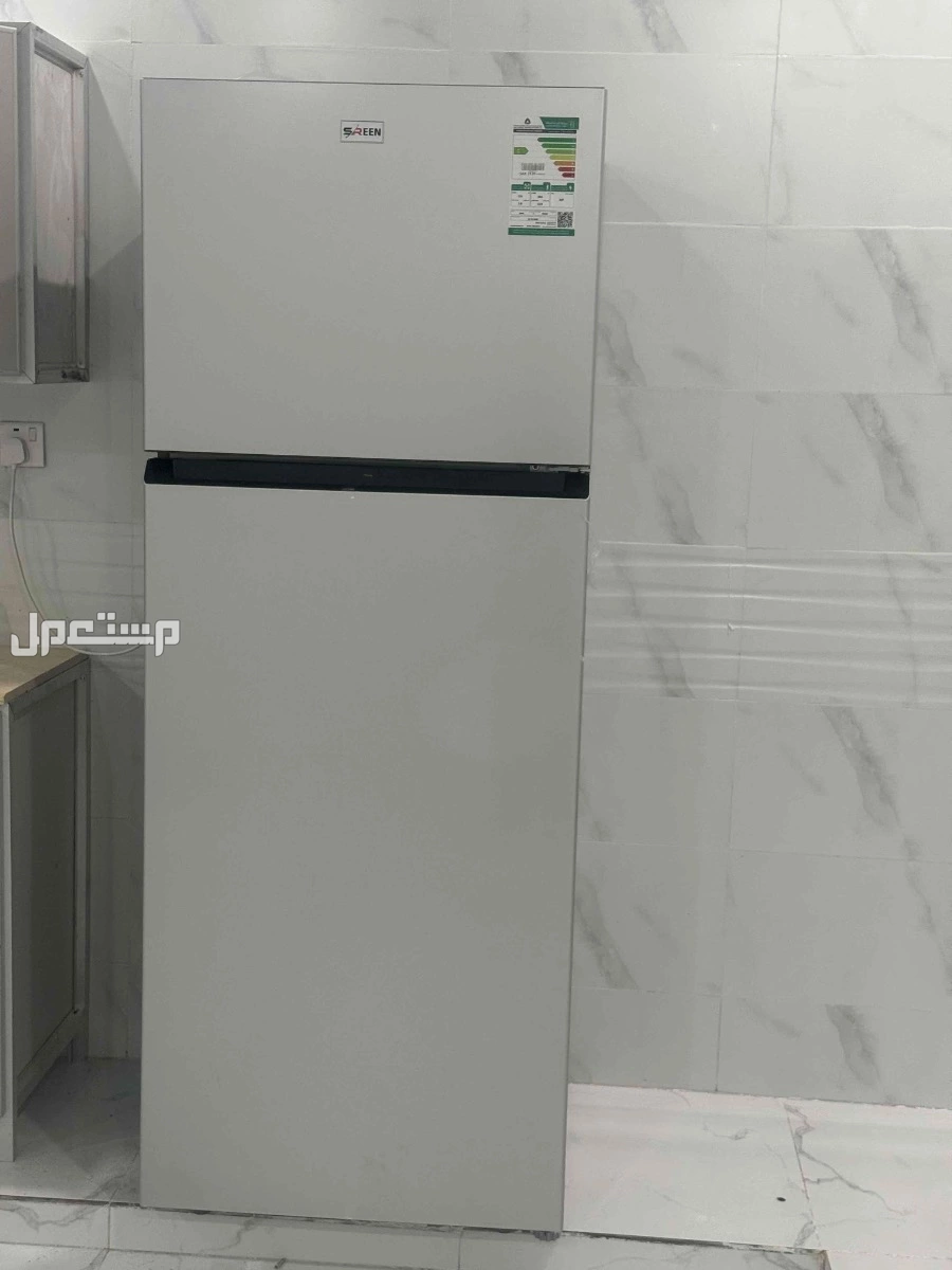 للبيع ثلاجه sreen جديده لم تستخدم ومكيفين سبيلت لم تستخدم