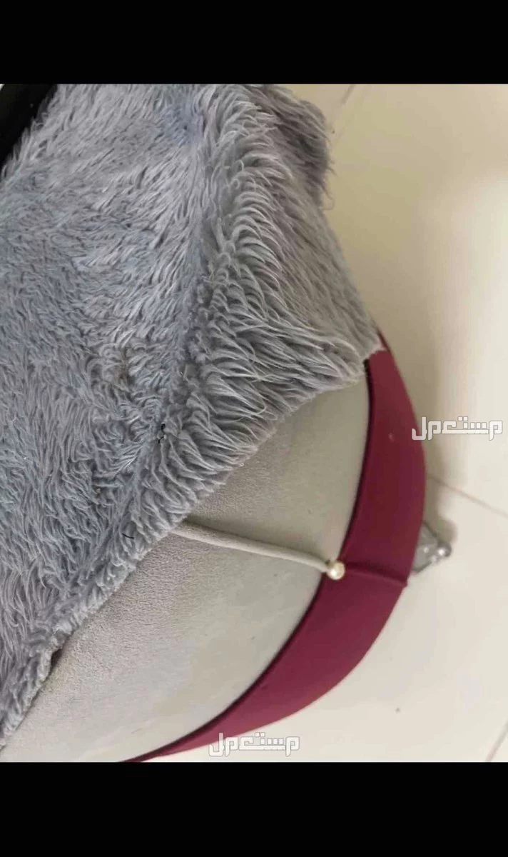 كنب في احد المسارحة بسعر 3 آلاف ريال سعودي