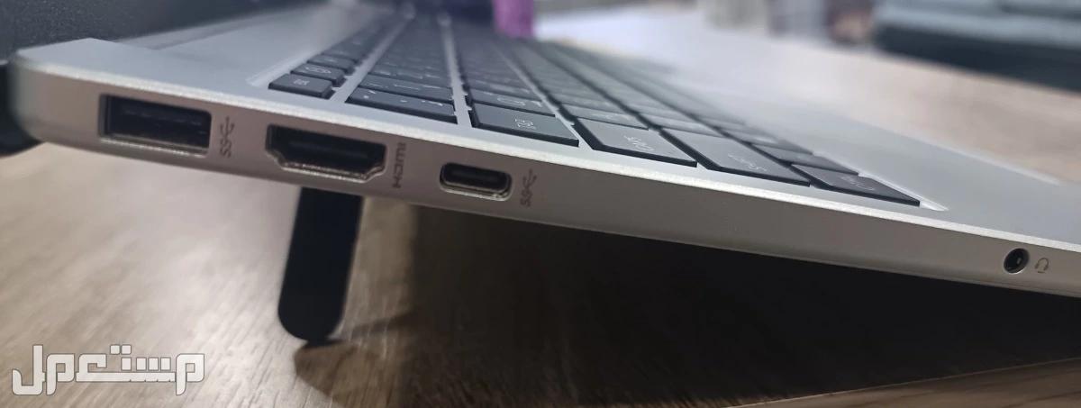 لابتوب hp استخدام اسبوعين فقط جديد مع شاحن وشنطه وقاعده مع الابتوب بسعر 1000 قابل للتفاوض