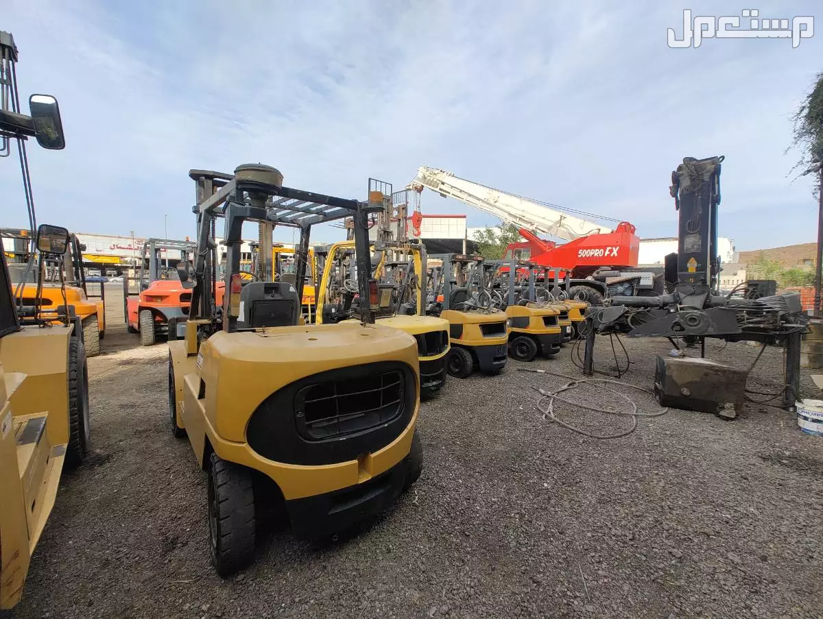 رافعه شوكيه فوركلفت Forklift  و3طن 5طن7طن10طن16 طن للايجار