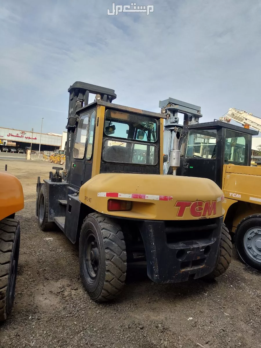 رافعه شوكيه فوركلفت Forklift  و3طن 5طن7طن10طن16 طن للايجار
