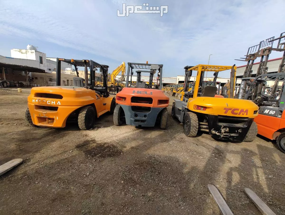 رافعه شوكيه فوركلفت Forklift  و3طن 5طن7طن10طن16 طن للايجار