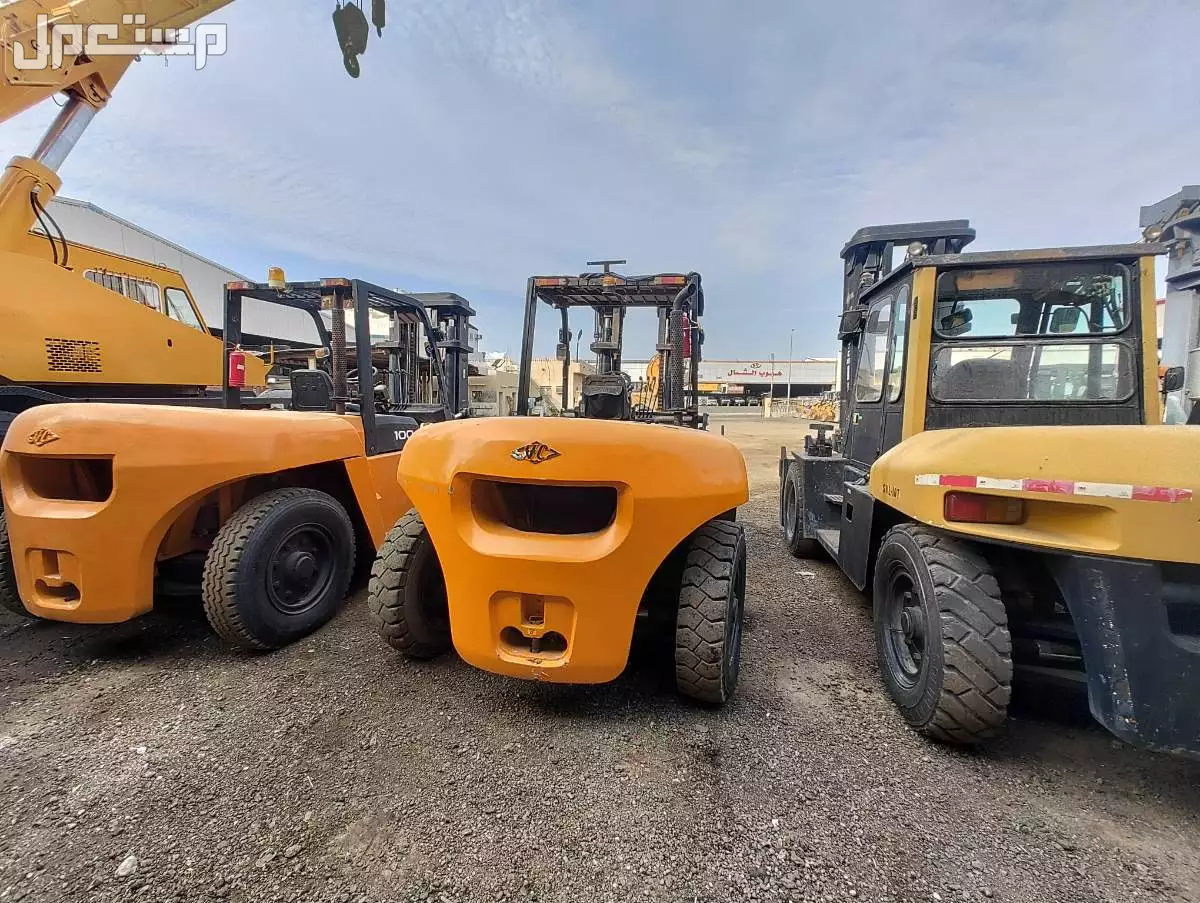 رافعه شوكيه فوركلفت Forklift  و3طن 5طن7طن10طن16 طن للايجار