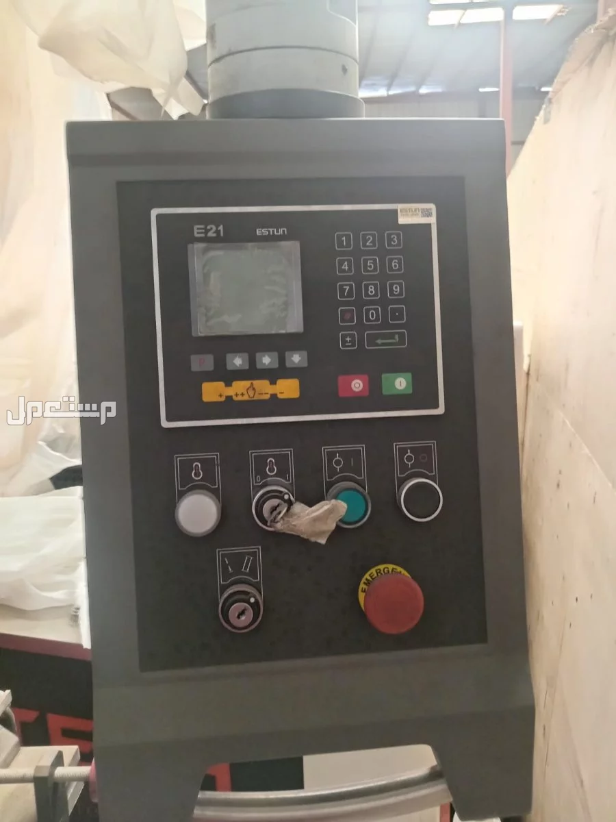 مكينة Hydraulic Press Brake 1250 KN طعاجة ثناية هيدروليك NC جديدة 2024 استخدام خفيف