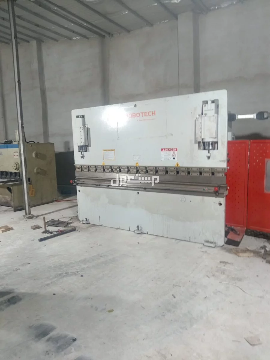 مكينة Hydraulic Press Brake 1250 KN طعاجة ثناية هيدروليك NC جديدة 2024 استخدام خفيف